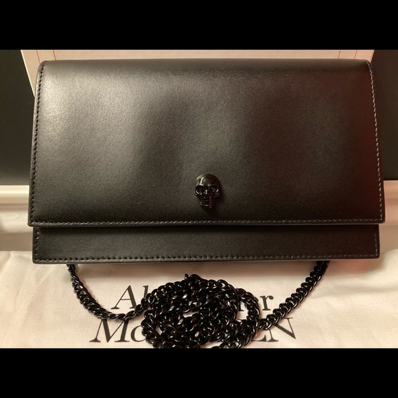 ALEXANDER McQUEEN Medium Skull Bag - Picture 1 of 7